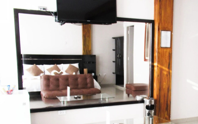 Aura Hotel