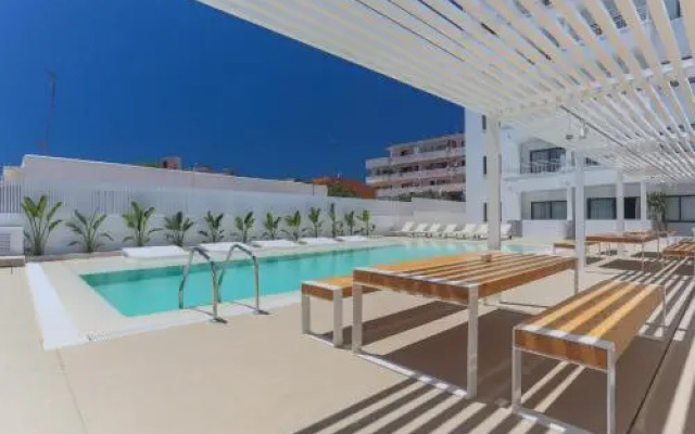 White Apartments - Adults Only