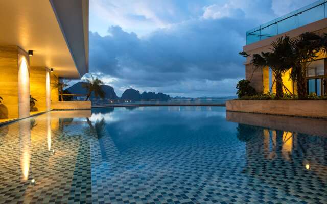 Wyndham Legend Halong Hotel