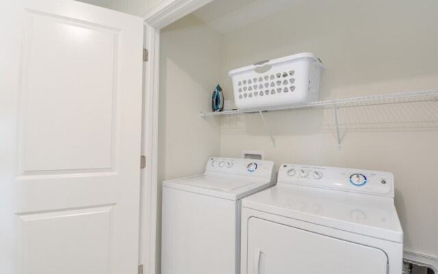 9153 Davenport - 8 Br Home