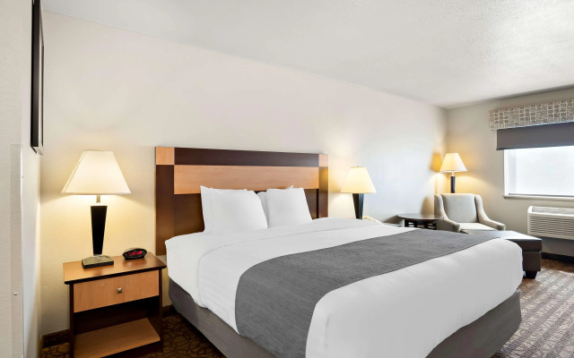 Best Western Sawtooth Inn & Suites