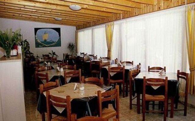 Hotel Kyani Akti & Angelos Apartments