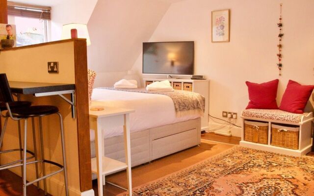 1 Bedroom Studio In Edinburgh