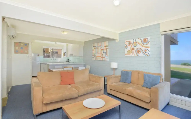 South Seas - Port Elliot Beachfront Apt - Wifi