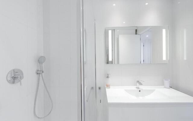 SERRENDY 3 minute-walk to the beaches! Cozy 2-bedroom apartment