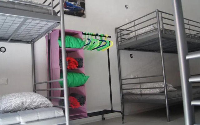 Hostel Parking