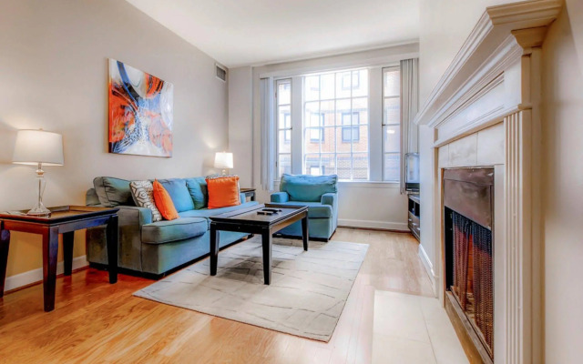 Global Luxury Suites at Main Street