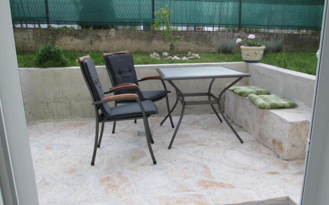 Velin Apartment