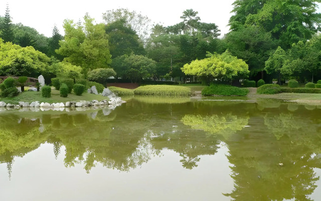 Dragon & Phoenix Hotel