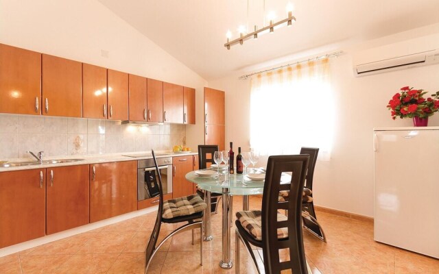 Beautiful Home in Betiga With Wifi and 4 Bedrooms