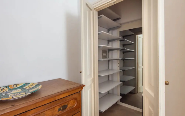 Esquilno Garden Apartment