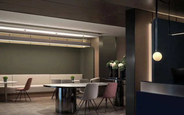 Holiday Inn Express Shanghai Jing'an Temple by IHG