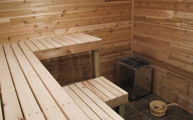 Holiday Inn Express Munising-Lakeview by IHG