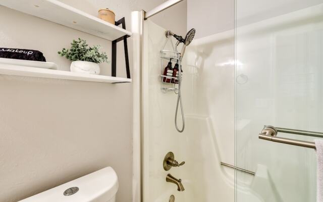 Cozy Fayetteville Vacation Rental Near Campus!