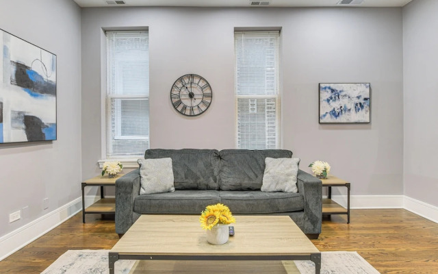 5 Mi to Dtwn: Ukrainian Village Apartment!