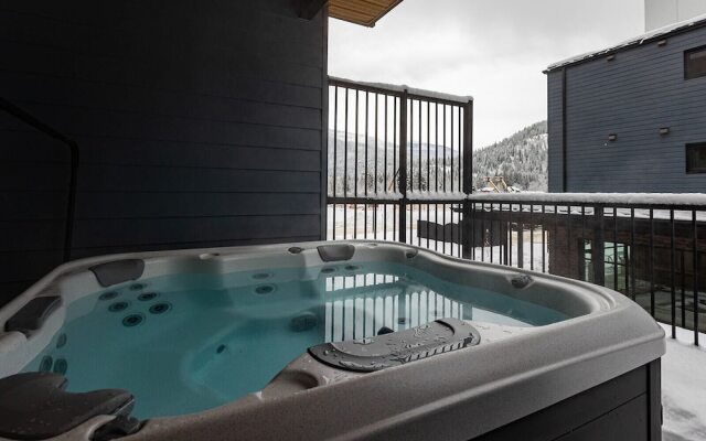 Tally Ho By Revelstoke Vacations