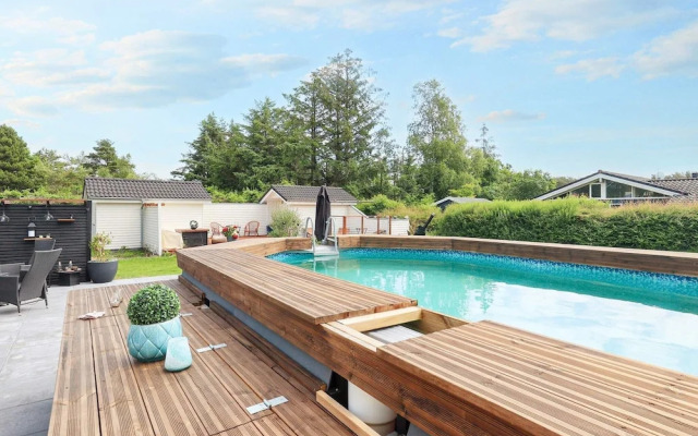 5 Star Holiday Home in Hals