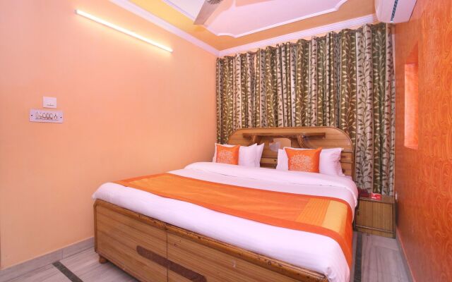OYO 10384 Hotel Rajesh Palace