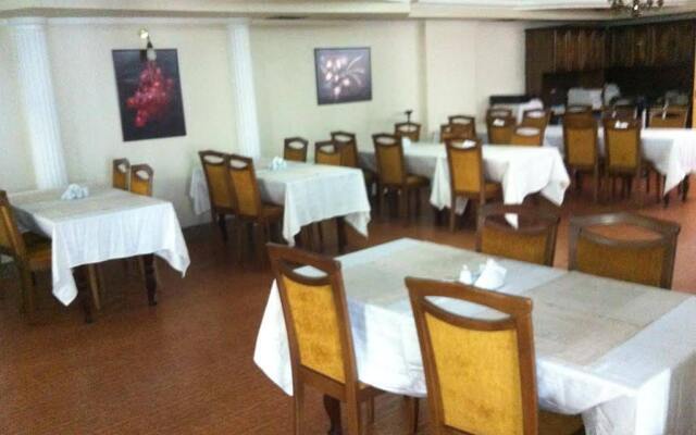 Oz Cakir Hotel