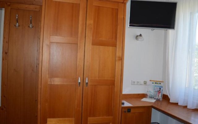 Weinlaubengasthof Rathausstüberl