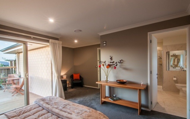 Tawny Hills BB – Guest Rooms – Blenheim