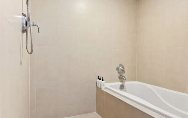 Allure Waikiki 2 Bedroom Condo by RedAwning