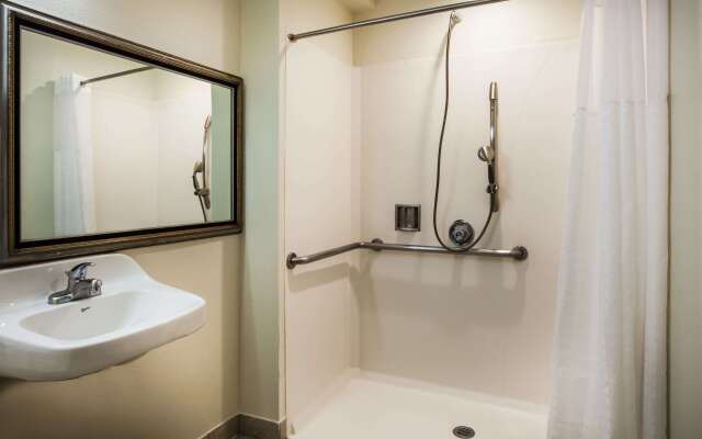 Days Inn & Suites by Wyndham Antioch