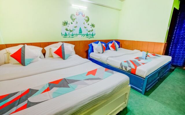OYO 6932 Hotel Snow Lion