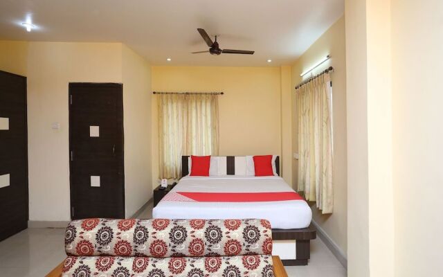 OYO 13288 Hotel Rajashree Inn