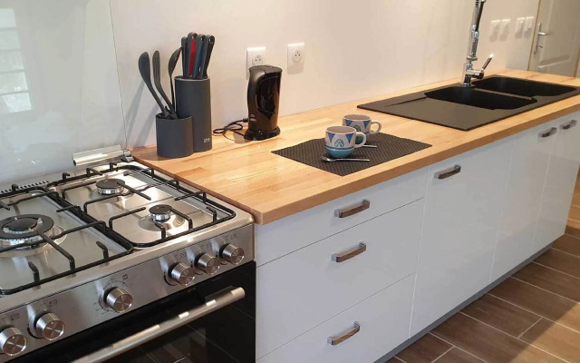 Moana Breeze Eco Lodge