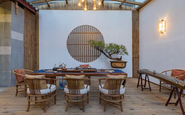 Floral Hotel Lijiang Qinyuan
