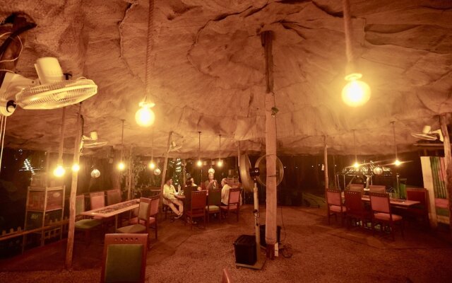 Lakeside Boheme Inn