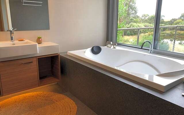 Messmates Luxury Eco Suites