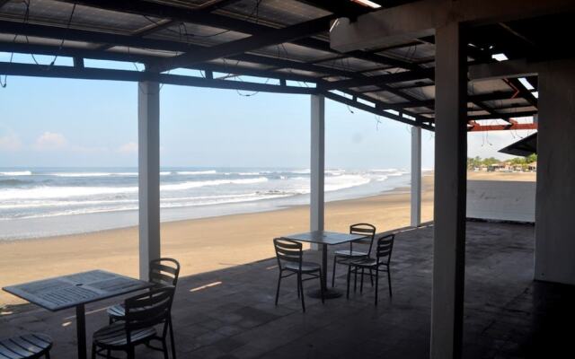 Playa Roca Hotel