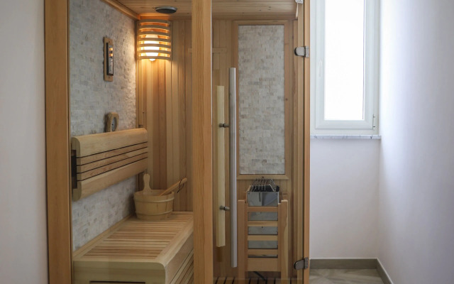 Twin Towers Naples Luxury