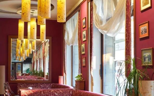 Yantra Grand Hotel -Sharlopov Hotels
