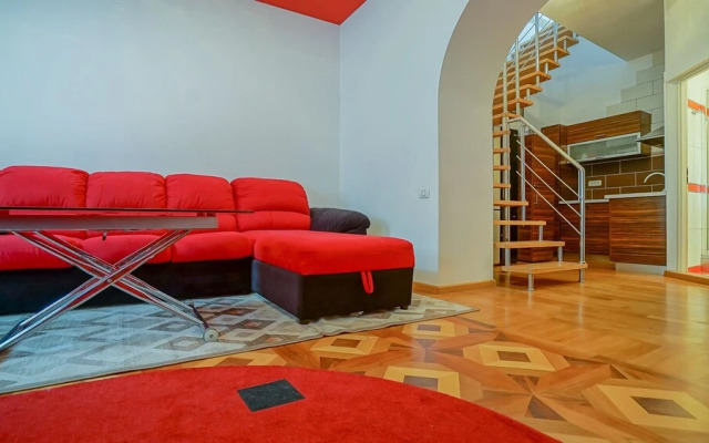 CN2i Luxury Accommodation Duplex City Center