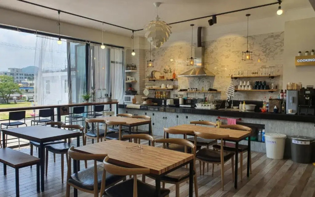 Gyeongju BongwhangMansion