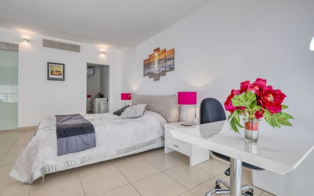 Duplex Luxury Apartment in Portomaso With Pool