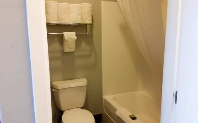 Studio 6 Beeville, TX