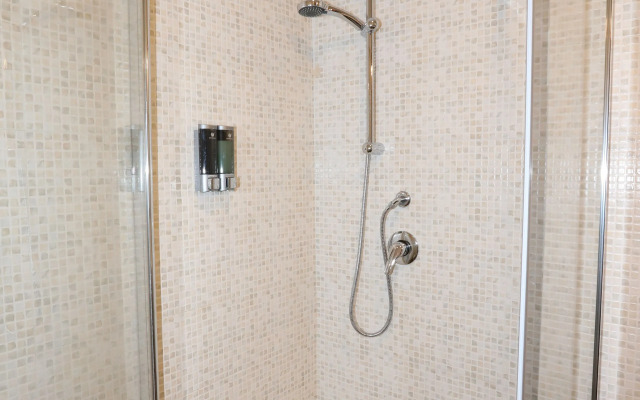 Unique Luxury Apartment and Rooms