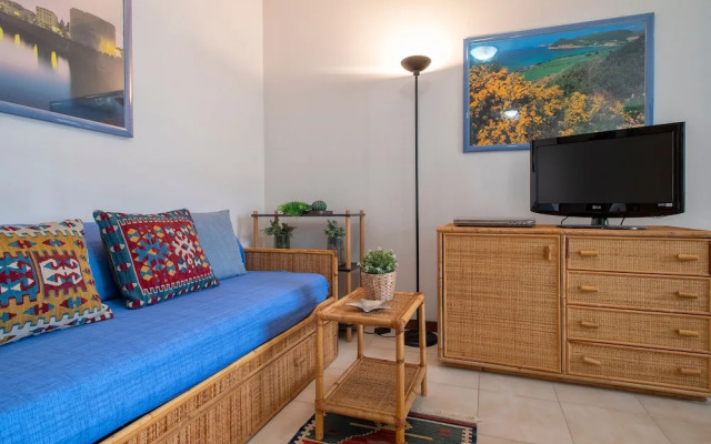 Sardinia RE - Lilium Central Flat