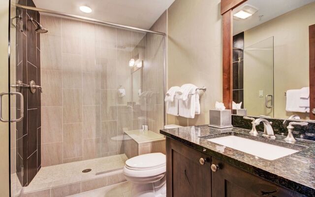 One Ski Hill Place S8414