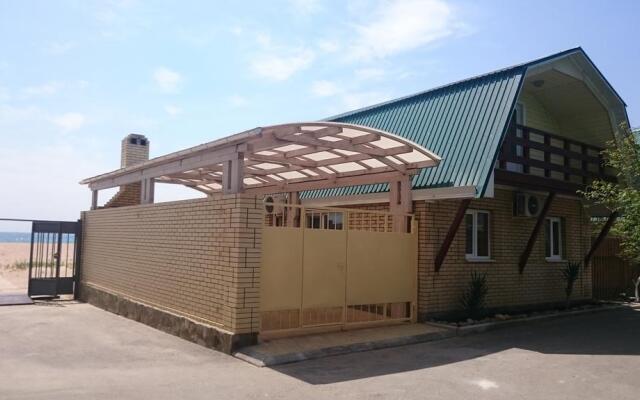 Bugazskaya Kosa Guest House