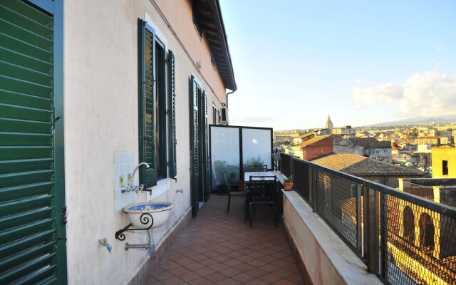 Terrazza sul Castello Ursino by Wonderful Italy