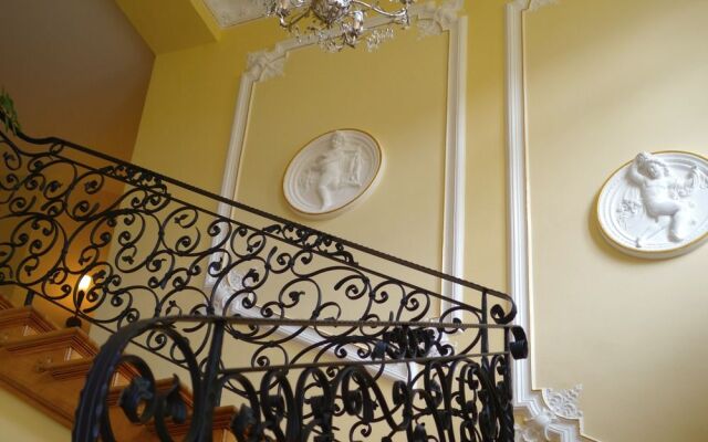Romantik Hotel Villa Sayn