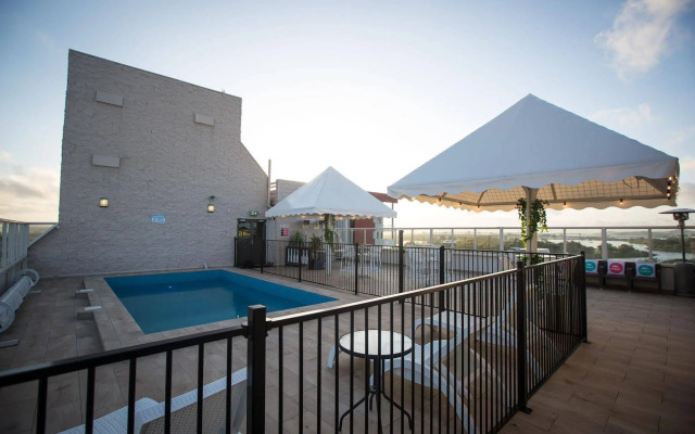 Gladstone Reef Hotel Motel
