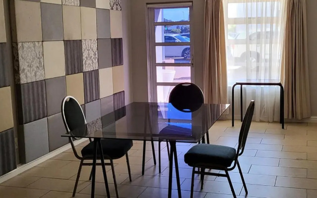 Shalimar Gardens Hotel