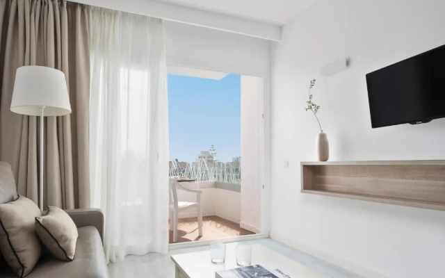 Puerto Azul Suite Hotel