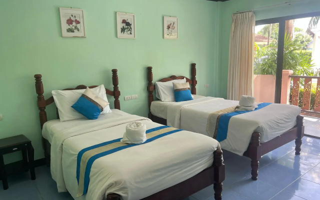 Lanta Seafront Resort